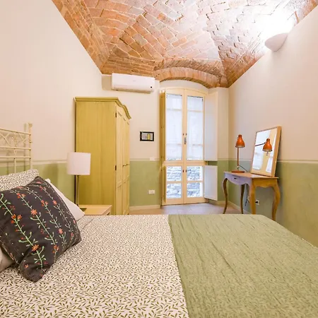 شقة Casa Nadia, Storico Accanto Al Duomo *
